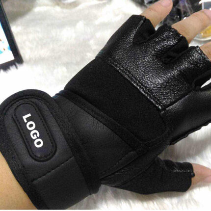 Half-finger breathable fitness gloves