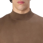 Men's oversized crewneck sweatshirt detail